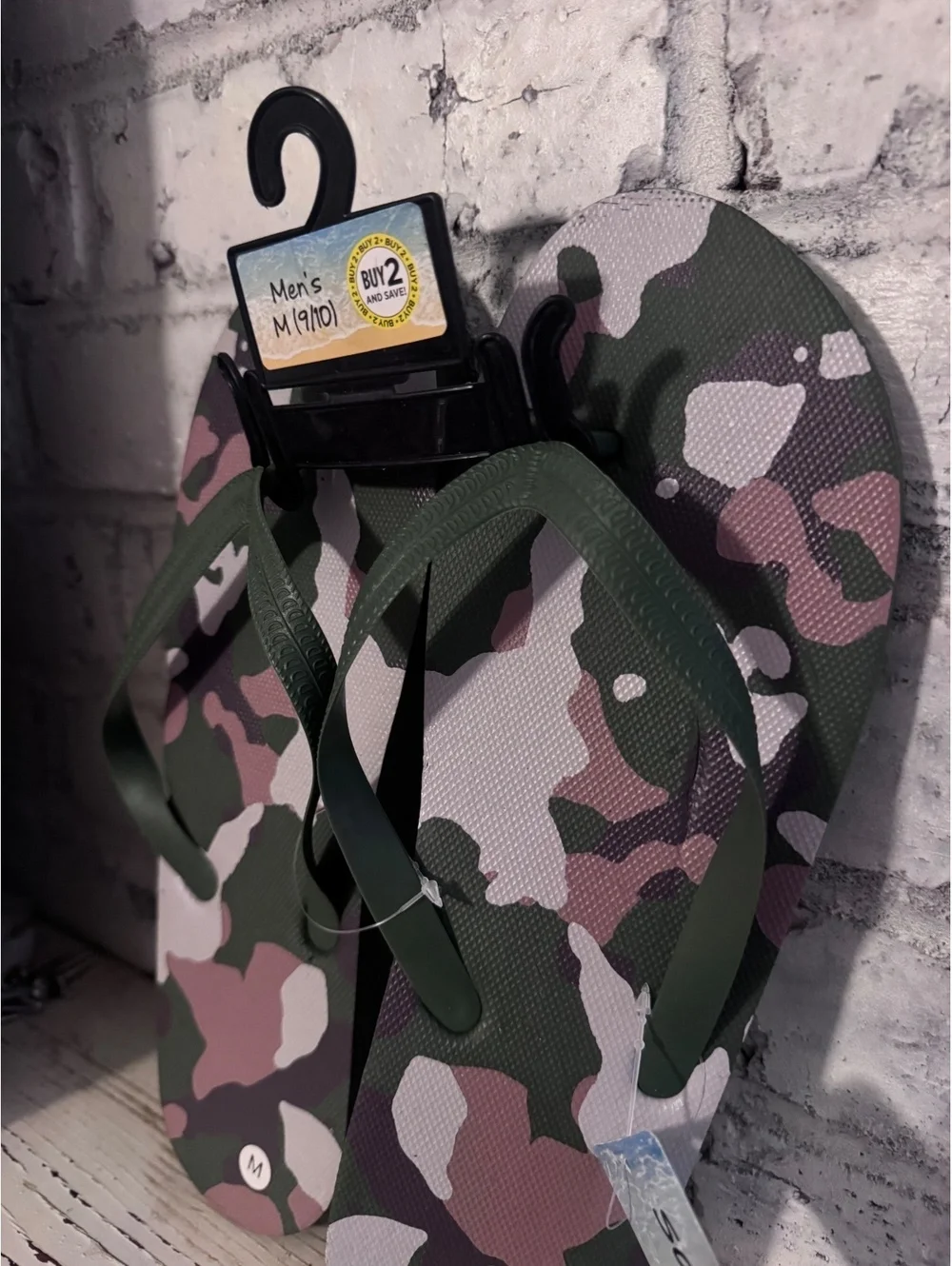 Men's Camouflage Flip Flops Size M (9/10)